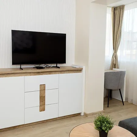 Stylish - The Heart Of By Flat Manаger Apartment