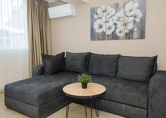 Stylish - The Heart Of By Flat Manаger Apartment