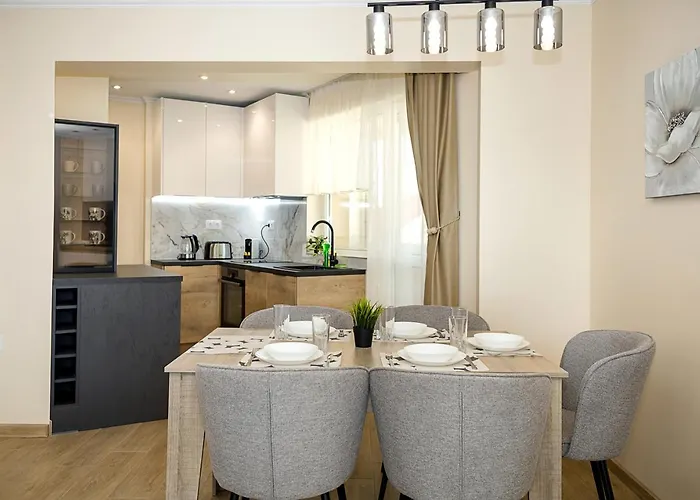 Stylish - The Heart Of By Flat Manаger Apartment